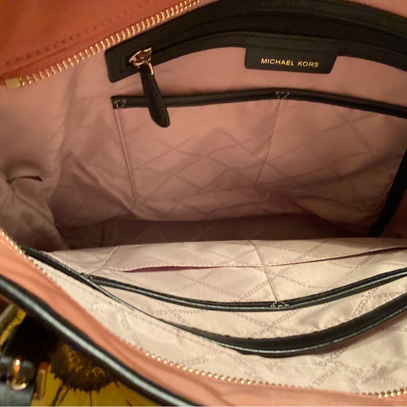 Michael Kors bag - Picture 4 of 6